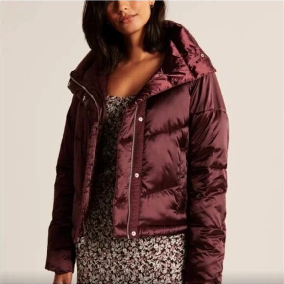 Abercrombie & Fitch A&F Satin Mini Puffer Jacket Sz M Burgundy Red Coat - Picture 2 of 13